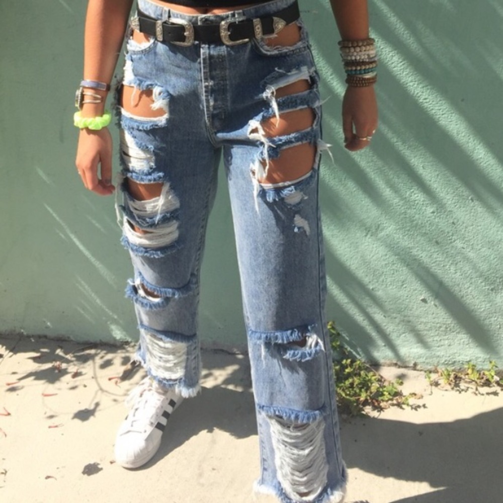 LF CARMAR extreme distressed light wash jeans